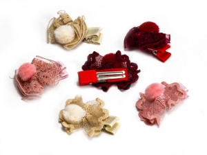 Зажим для волос КРУЖЕВА (цвета в ассортименте) арт. 200377906 кратно 12